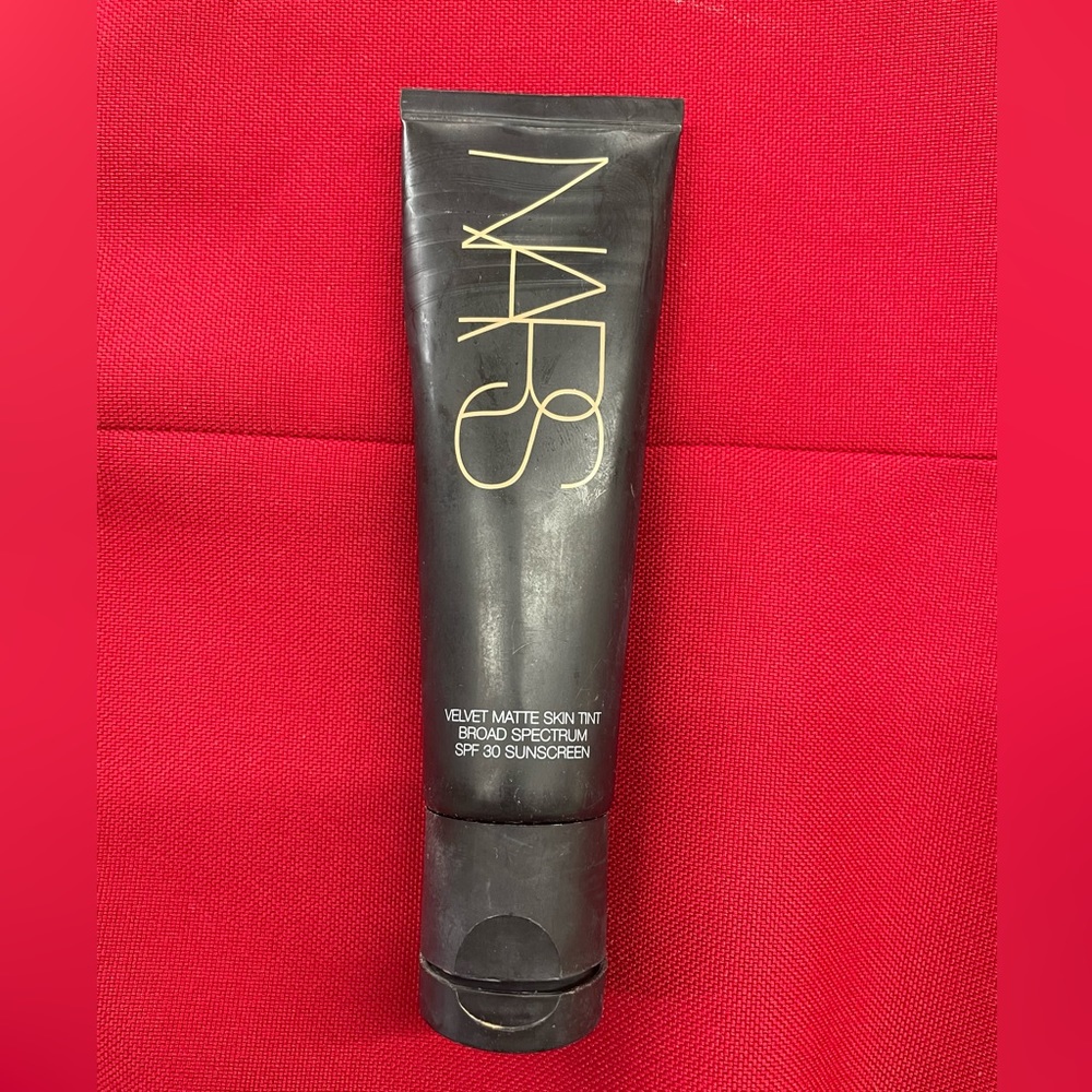 NARS/VELVET MATTE SKIN TINT BROAD SPECTRUM SPF 30 (Golden-land, Light 3)